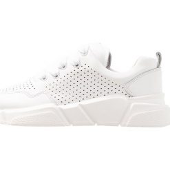 Trampki damskie slip on: Bronx Tenisówki i Trampki white