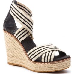 Espadryle TORY BURCH - Frieda 100mm Espadrille 53734 Black And White Stripe/Perfect Black 960. Brązowe espadryle damskie Tory Burch, bez wzorów, ze skóry, bez obcasa, na obcasie. W wyprzedaży za 669,00 zł.