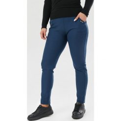 Niebieskie Spodnie Charevera. Niebieskie spodnie damskie Born2be, xl, bez wzorów, z tkaniny. Za 79,99 zł.
