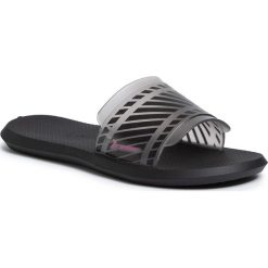 Klapki RIDER - R1 Slide Fem 82811 Black/Smoke 20817. Czarne klapki damskie Rider, bez wzorów, z tworzywa sztucznego, bez obcasa. Za 89,00 zł.