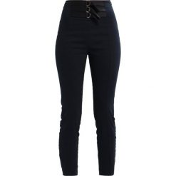 Lost Ink SUPER HIGH WAIST BUCKLE Jeansy Slim Fit navy. Niebieskie jeansy damskie marki Lost Ink, z podwyższonym stanem. Za 209,00 zł.