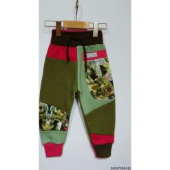 PATCH PANTS spodnie dziecięce 110 - 152 cm. Szare spodnie chłopięce marki Pakamera, z dresówki. Za 109,00 zł.