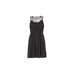 Sukienki krótkie Vero Moda VMDAGA. Czarne sukienki damskie Vero Moda, s, bez wzorów, bez kołnierzyka, z krótkim rękawem, krótkie, mini. Za 103,20 zł.