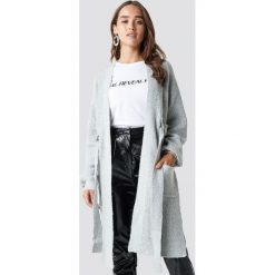 NA-KD Kardigan z bufiastym rękawem - Grey. Szare kardigany damskie marki NA-KD. Za 161,95 zł.