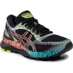 Buty ASICS - Gel-Nimbus 21 Ls 1012A540 Black/Sun Coral 001. Czarne buty sportowe damskie Asics, bez wzorów, z tworzywa sztucznego, sportowe, do biegania. W wyprzedaży za 549,00 zł.