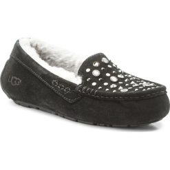 Kapcie damskie: Kapcie UGG – W Ansley Studded Bling 1092070 W/Blk