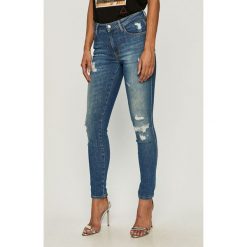 Guess Jeans - Jeansy W0BAJ3. Niebieskie jeansy damskie Guess Jeans. Za 599,90 zł.