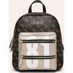 Guess Jeans - Plecak. Pomarańczowe plecaki damskie Guess Jeans, z aplikacjami, z bawełny, eleganckie. Za 599,90 zł.