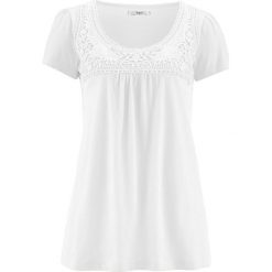 Shirt bawełniany z koronką i krótkim rękawem bonprix biały. Białe koszulki damskie bonprix, w koronkowe wzory, z bawełny, bez kołnierzyka. Za 59,99 zł.