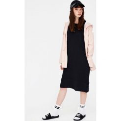 Sukienka z krótkim rękawem w stylu koszulki. Brązowe t-shirty damskie Pull&Bear, z krótkim rękawem, mini. Za 29,90 zł.