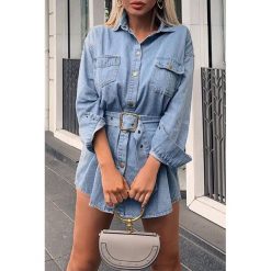 Koszula jeansowa LOZIRA. Niebieskie bluzki damskie Koszula jeansowa LOZIRA, s, bez wzorów, z jeansu, bez kołnierzyka, bez rękawów. W wyprzedaży za 109,00 zł.