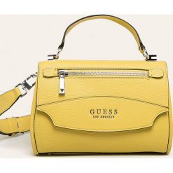 Guess Jeans - Torebka. Żółte listonoszki damskie Guess Jeans, w paski, z bawełny, na ramię, małe, bez dodatków. Za 569,90 zł.