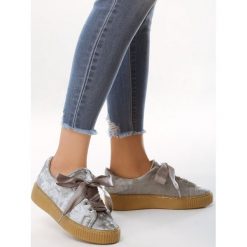 Szare Creepersy In Waves. Szare półbuty damskie Multu, bez wzorów, bez obcasa, bez zapięcia. Za 29,99 zł.