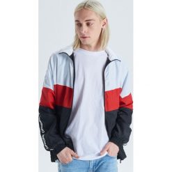 Kurtka typu track jacket - Czerwony. Czerwone kurtki męskie Cropp, s, bez wzorów, bez kaptura. W wyprzedaży za 49,99 zł.