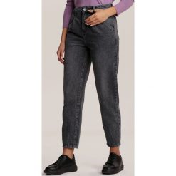 Ciemnoszare Jeansy Slouchy Daethana. Szare jeansy damskie Renee. Za 129,99 zł.