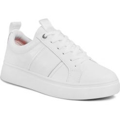 Sneakersy WRANGLER - Olivia WL01600A White Tropical 307. Białe półbuty damskie Wrangler, ze skóry ekologicznej. Za 249,00 zł.