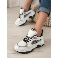 Sneakersy z eko skÓry. Sneakersy damskie BELLA PARIS, ze skóry ekologicznej. Za 99,90 zł.