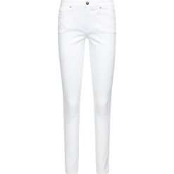 Jeansy Skinny Fit Calvin Klein Jeans J20J213858. Białe jeansy damskie Calvin Klein Jeans. Za 449,00 zł.