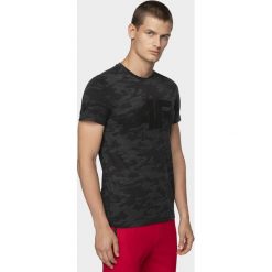 T-shirt męski TSM078 - czarny allover. Czarne koszulki męskie s. W wyprzedaży za 49,99 zł.