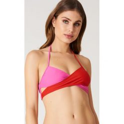 Stroje dwuczęściowe damskie: NA-KD Swimwear Góra od bikini dwukolorowa cross front – Multicolor