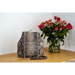 Retro torebka z biglem szara wężowa. Szare torebki klasyczne damskie Pakamera, ze skóry, eleganckie. Za 550,00 zł.