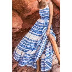 Sukienka DAGNY BLUE. Niebieskie sukienki damskie Sukienka DAGNY BLUE, s, bez wzorów, bez kołnierzyka, bez rękawów, długie. W wyprzedaży za 109,00 zł.