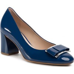 Półbuty HÖGL - 9-105084 Navy 3100. Niebieskie półbuty damskie HÖGL, bez wzorów, ze skóry, bez obcasa, na obcasie, bez zapięcia. Za 569,00 zł.