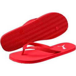 Puma Klapki First Flip Flame Scarlet 40,5. Czerwone klapki damskie Puma, w paski, z gumy, bez obcasa. W wyprzedaży za 55,00 zł.