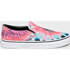 Vans - Tenisówki. Różowe trampki i tenisówki damskie Vans, bez wzorów, z gumy, bez zapięcia. W wyprzedaży za 199,90 zł.