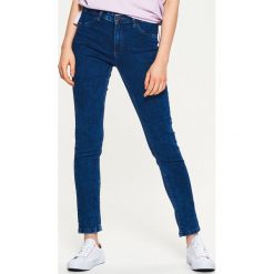 Denimowe jegginsy - Niebieski. Niebieskie legginsy damskie marki Cropp, z jeansu. Za 59,99 zł.