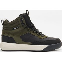 Lekkie buty sportowe z wodoodpornym wykończeniem - Khaki. Brązowe buty sportowe męskie Cropp, bez zapięcia. Za 229,99 zł.
