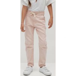 Mango Kids - Jeansy dziecięce Loose 110-122 cm. Różowe jeansy dziewczęce Mango Kids, bez wzorów, z bawełny, z podwyższonym stanem. Za 89,99 zł.