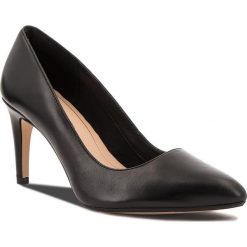 Szpilki CLARKS - Laina Rae 261351744 Black Leather. Czarne półbuty damskie Clarks, bez wzorów, ze skóry, bez obcasa, na obcasie, bez zapięcia. W wyprzedaży za 249,00 zł.