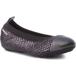 Baleriny GEOX - J Piuma Bal B J62B0B 0TNNF C9999 M Black. Czarne baleriny dziewczęce marki Geox, z zamszu. W wyprzedaży za 159,00 zł.