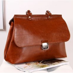 Skórzana damska teczka aktówka DAN-A T121 camel - camel. Brązowe aktówki damskie DAN-A, bez wzorów, ze skóry, eleganckie, bez dodatków. Za 239,99 zł.