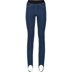 Dżinsy Superskinny z paskiem pod stopę bonprix niebieski "stone”. Niebieskie jeansy damskie bonprix. Za 49,99 zł.