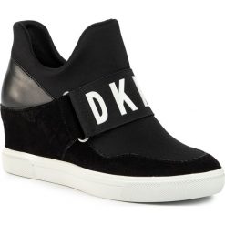 Sneakersy DKNY - Cosmos K2855698 Black. Czarne półbuty damskie DKNY, z zamszu. Za 679,00 zł.