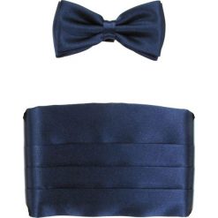 Granatowy pas smokingowy z muchą szeroką. Niebieskie muszki męskie Modini Moda Męska, na co dzień, bez wzorów, z poliesteru, eleganckie. Za 99,00 zł.