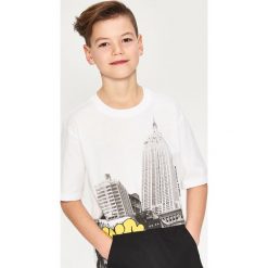 T-shirt z kieszenia - Biały. Białe t-shirty damskie Reserved, s, bez wzorów, bez kołnierzyka. Za 79,99 zł.