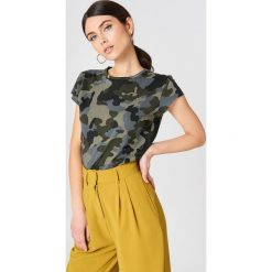 T-shirty damskie: NA-KD Trend T-shirt moro z surowym wykończeniem – Green,Multicolor