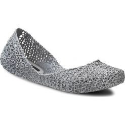 Baleriny MELISSA - Campana Papel VII Ad 31512 Silver Glitter 50711. Szare baleriny damskie Melissa, bez wzorów, z tworzywa sztucznego, klasyczne, bez obcasa, na płaskiej podeszwie. Za 349,00 zł.