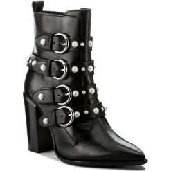 Botki BRONX - 33995-F BX 1217 Black 01. Czarne buty zimowe damskie marki Bronx, z materiału, na obcasie. W wyprzedaży za 399,00 zł.