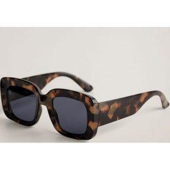 Mango - Okulary Kanye. Pomarańczowe okulary przeciwsłoneczne damskie Mango, prostokątne. W wyprzedaży za 55,90 zł.