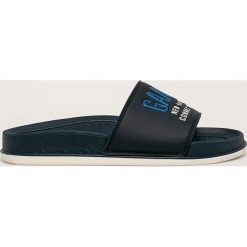 Gant - Klapki Beachrock. Niebieskie kapcie męskie GANT, ze skóry ekologicznej, bez zapięcia. Za 199,90 zł.