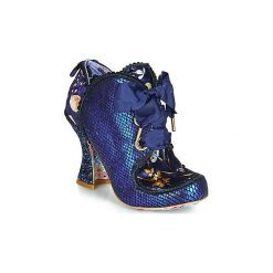 Botki Irregular Choice BARONESS. Niebieskie botki damskie Irregular Choice, bez obcasa, bez zapięcia. W wyprzedaży za 356,30 zł.