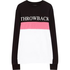 Bluza z kolorowymi panelami. Czarne bluzy męskie Pull&Bear, m, bez wzorów, bez kołnierzyka, bez rękawów, bez kaptura. Za 99,90 zł.