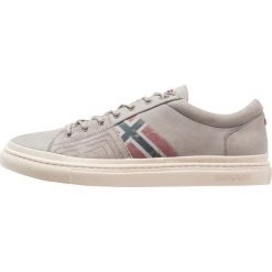 Napapijri KING Sneakersy niskie light grey. Szare sneakersy męskie marki Napapijri, bez zapięcia. W wyprzedaży za 456,75 zł.