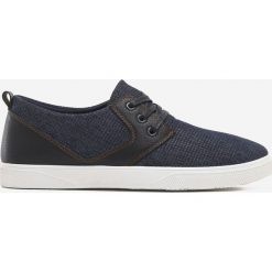 Granatowe Trampki Atomic. Niebieskie trampki męskie Born2be, bez wzorów, bez zapięcia. W wyprzedaży za 59,99 zł.