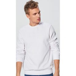 Bluza Basic - Biały. Białe bluzy męskie marki Cropp, s, bez wzorów, bez kołnierzyka, bez rękawów, bez kaptura. Za 59,99 zł.