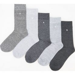 Skarpety 5 pack - Szary. Szare skarpetki męskie Reserved, bez wzorów. Za 39,99 zł.